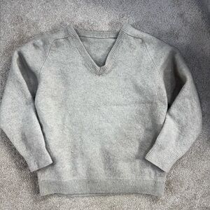 Made in Italy 100% wool Gray V-Neck women’s Sweater size XS